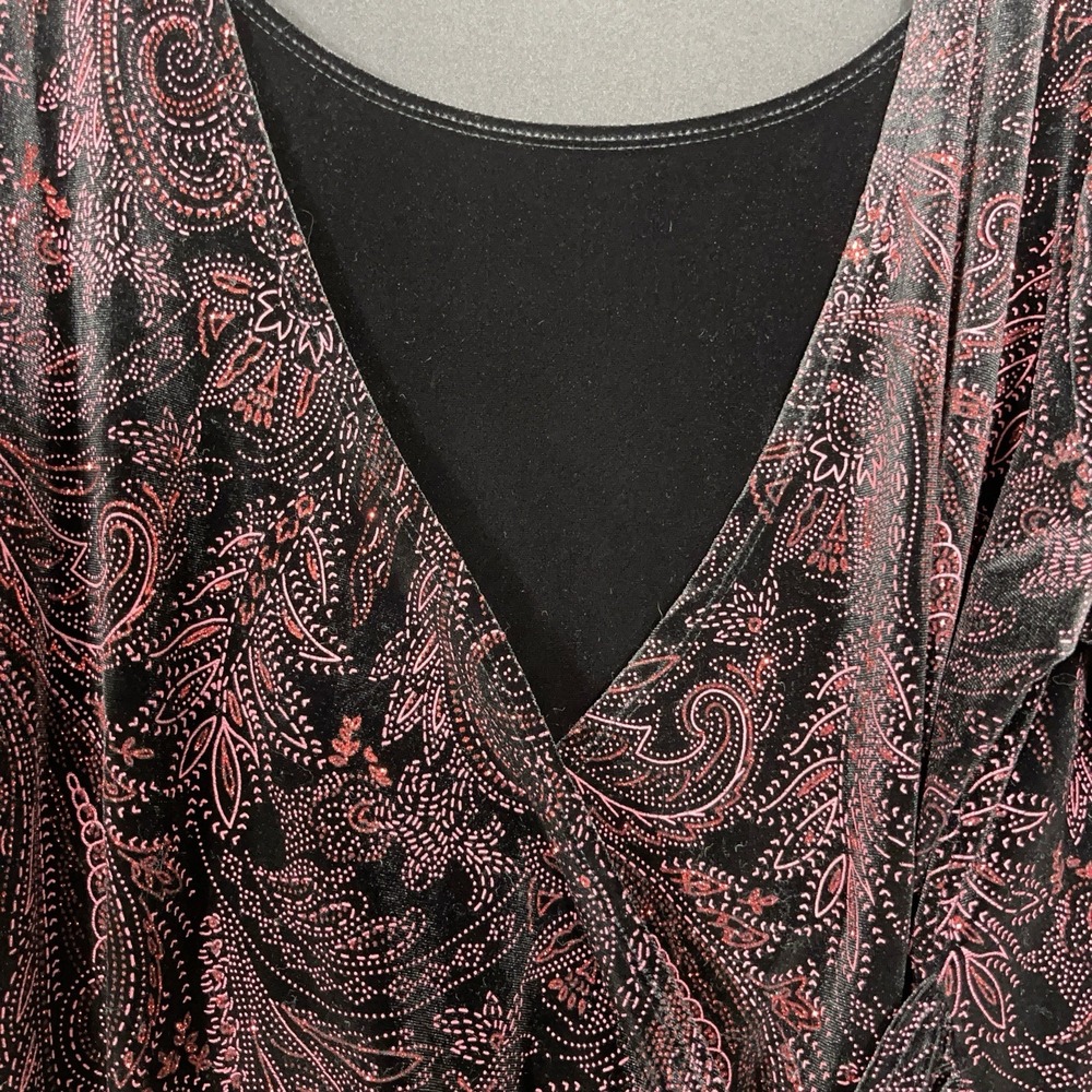 Notations Womens Velvet Faux Wrap Top 2X Black/Red Glitter Paisley Party Holiday - Picture 5 of 11
